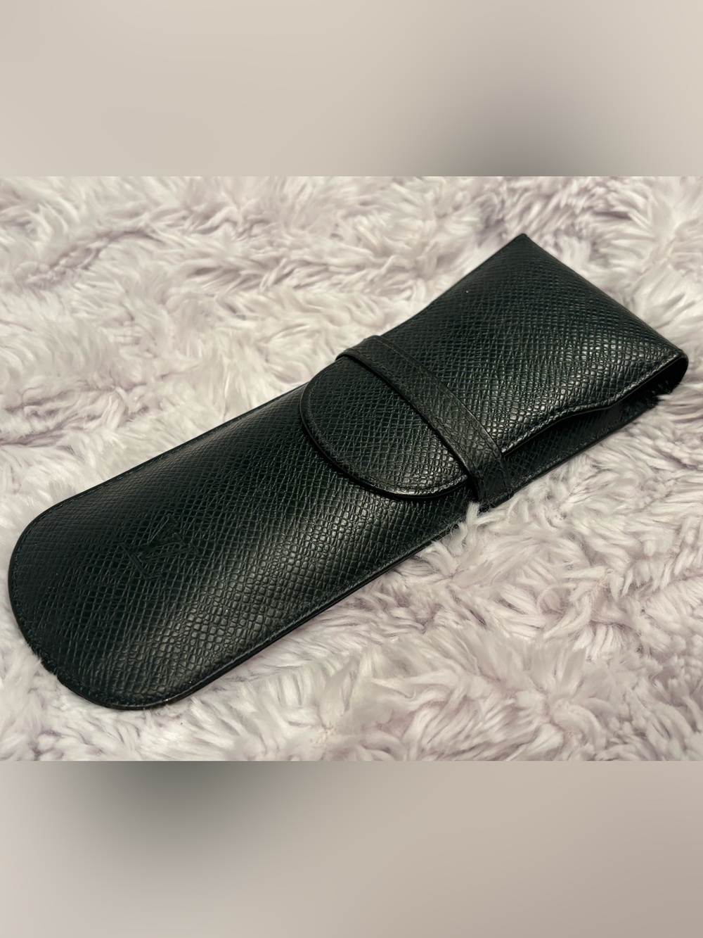 Louis Vuitton Dark Green Taïga Textured Leather Cigar/Pen Case. VGUC